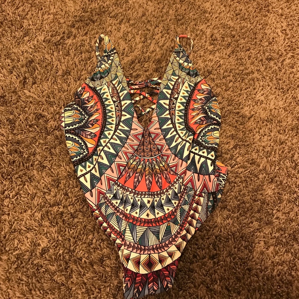 Colorful patterned one piece bathing suit❗️